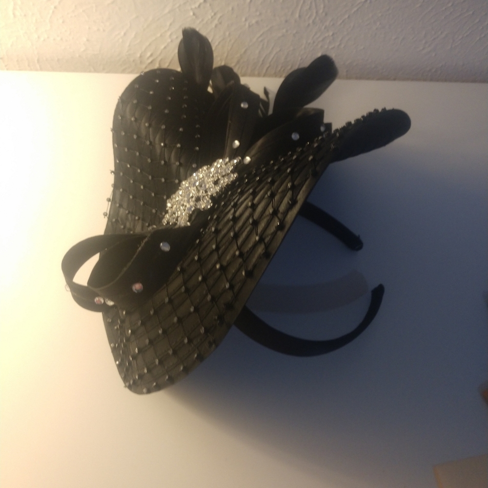 Hat - Picture 2 of 8